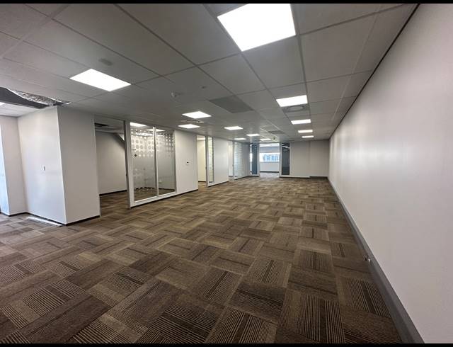 140.80M² OFFICE TO LET IN CENTURION CENTRAL